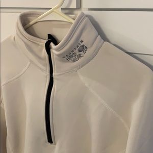 Mountain hardware cream quarter zip pullover